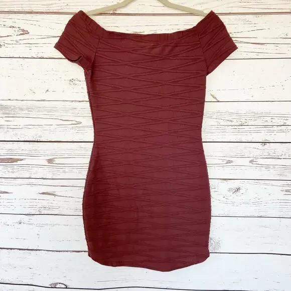 Windsor M Plum Textured Off Shoulder Bodycon Short Mini Cocktail Party Dress - Picture 5 of 8